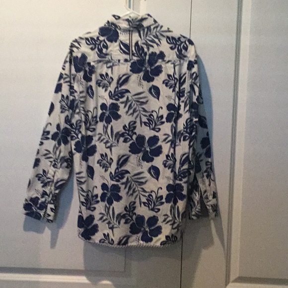Mens long sleeve shirt. Size M - Picture 2 of 4